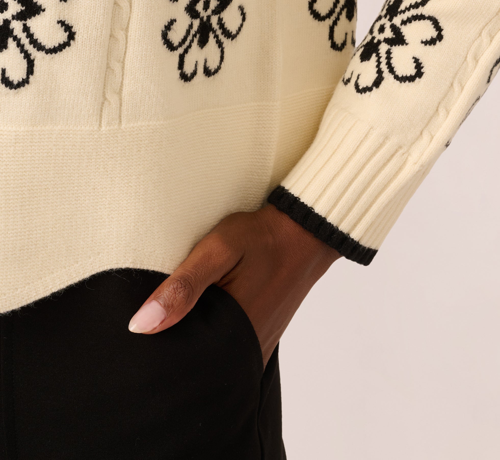 Floral Cable Knit Pullover Sweater In Cream Black