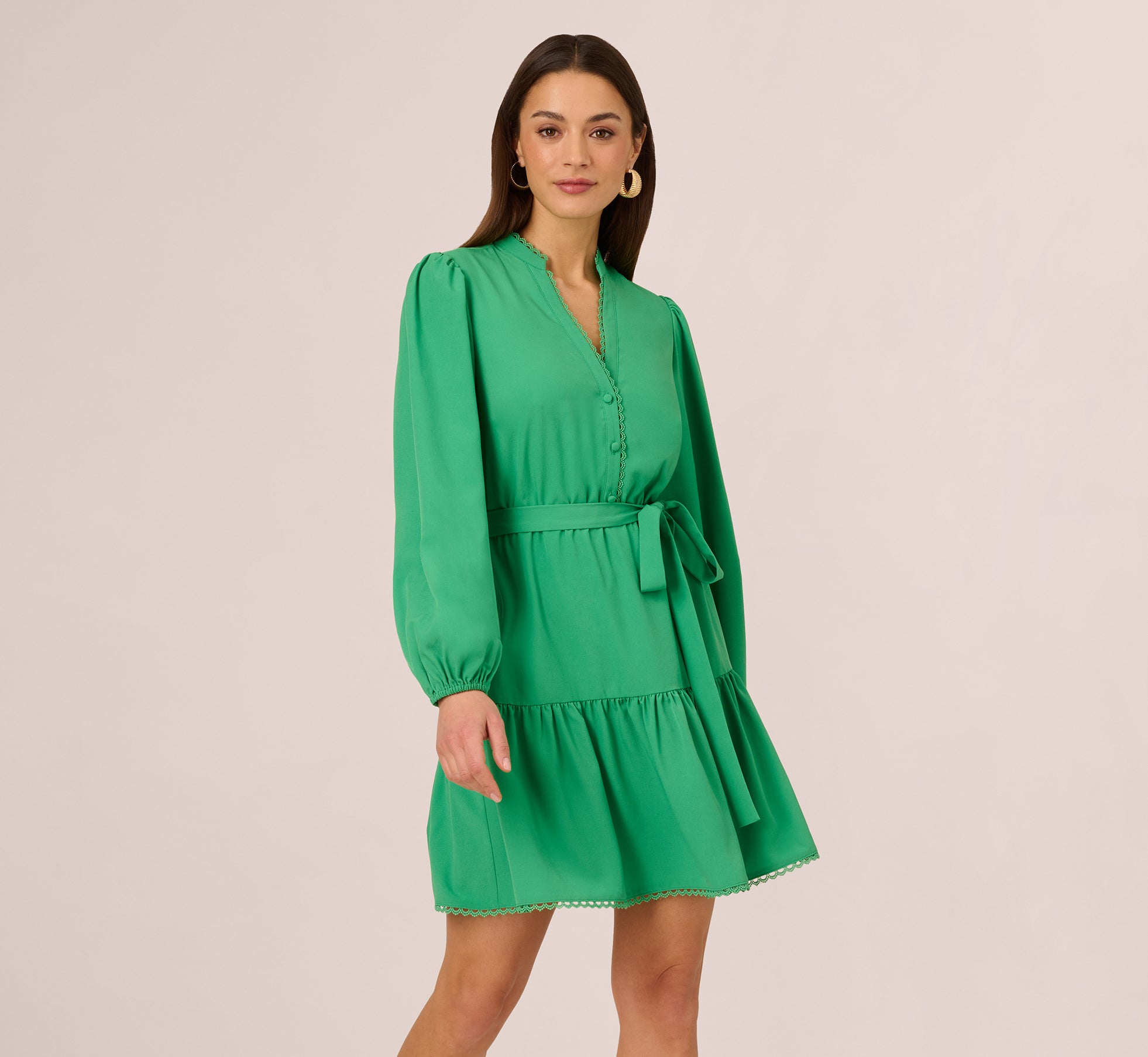 Long Sleeve Scallop Trim Short Dress In Green