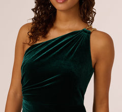 One Shoulder Draped Velvet Gown With Chain Accent In Emerald