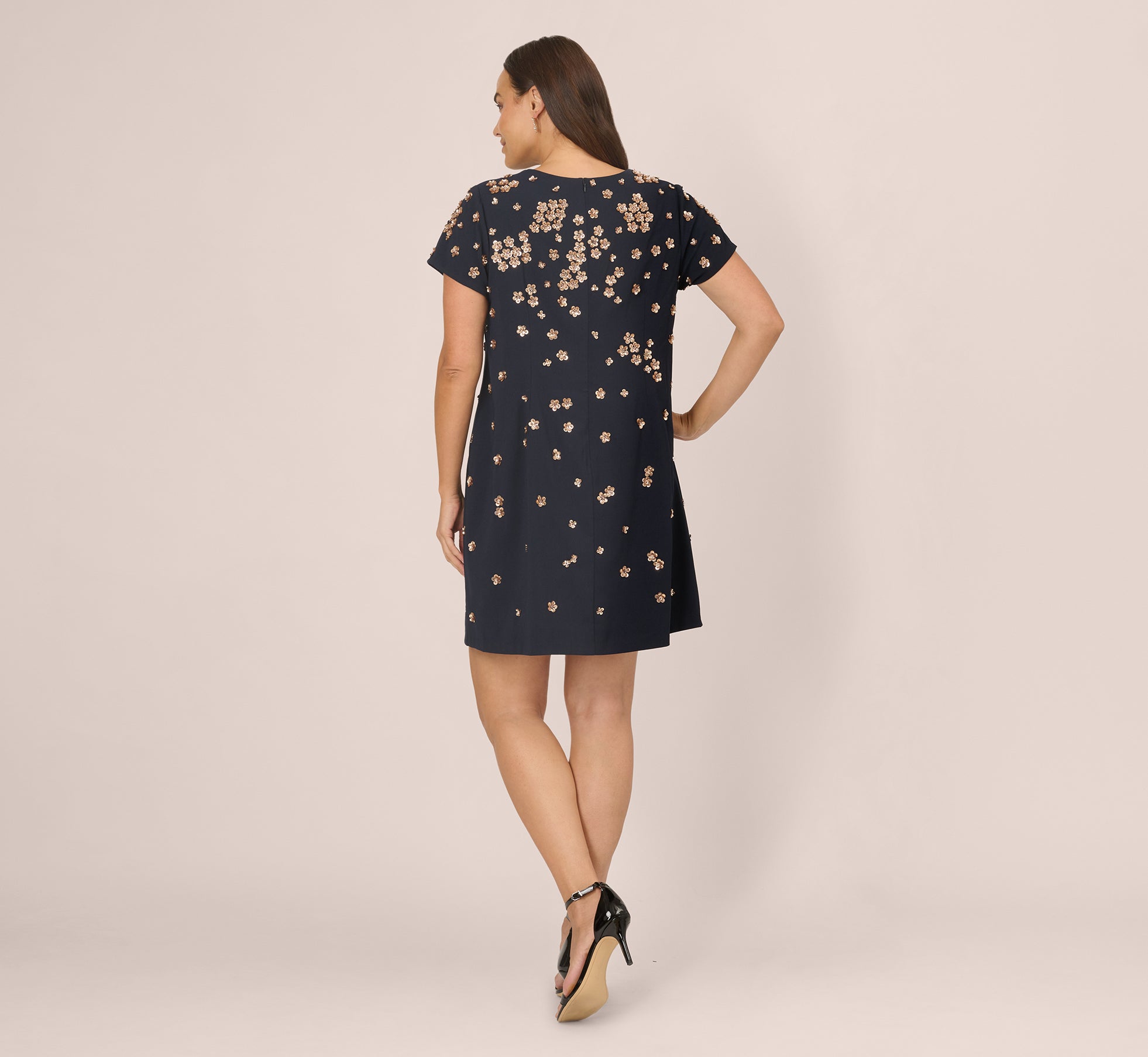 Plus Size Short Sleeve Floral Sequin Shift Dress In Midnight Rosegold